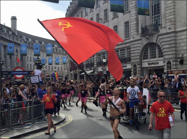На гей параде в Лондоне ЛГБТ сообщество позволило себе использовать куклу Путина