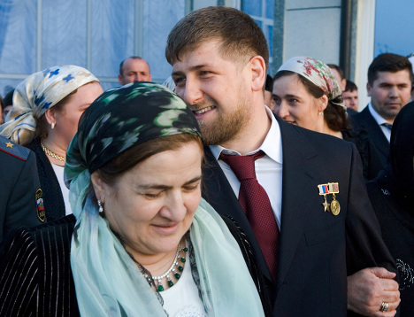Аймани Кадырова подарила квартиры жителям Грозного