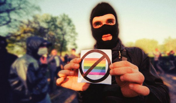 В Одессе геев и лесбиянок забросали петардами