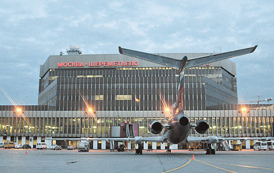 Дебош полуголого пассажира в аэропорту Шереметьево