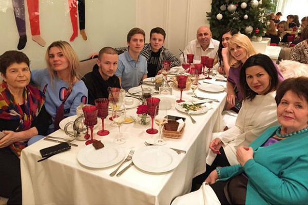 Иосиф Пригожин встретил Новый год 2016 с бывшей женой