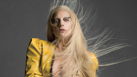 Леди Гага и ее жених разделись для популярного глянца