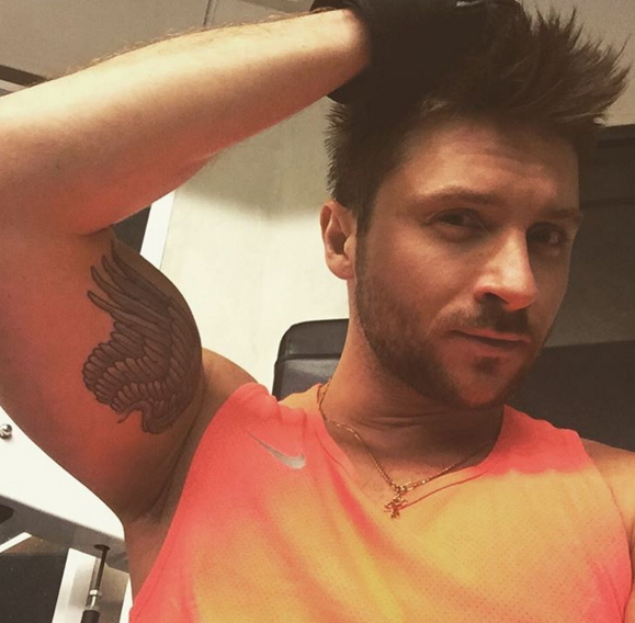 Сергей Лазарев хочет новую татуировку