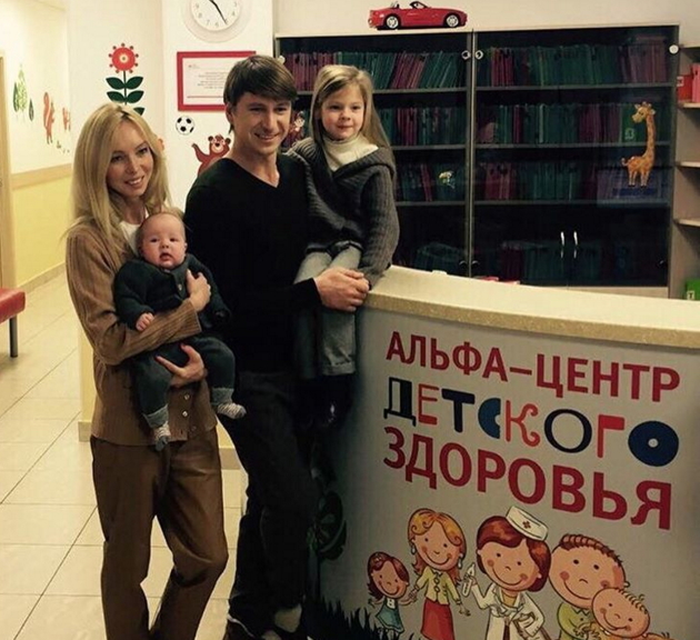 Алексей Ягудин показал младшую дочь Мишель