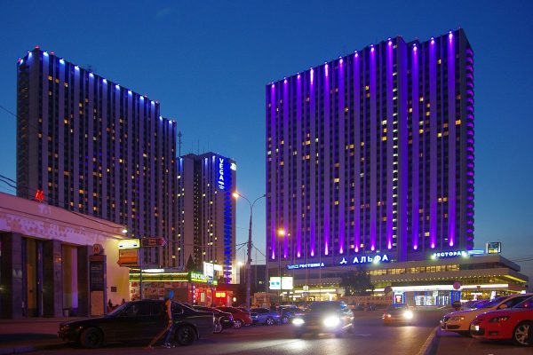 moscow_izmailovo_hotel_complex_evening_14575121847