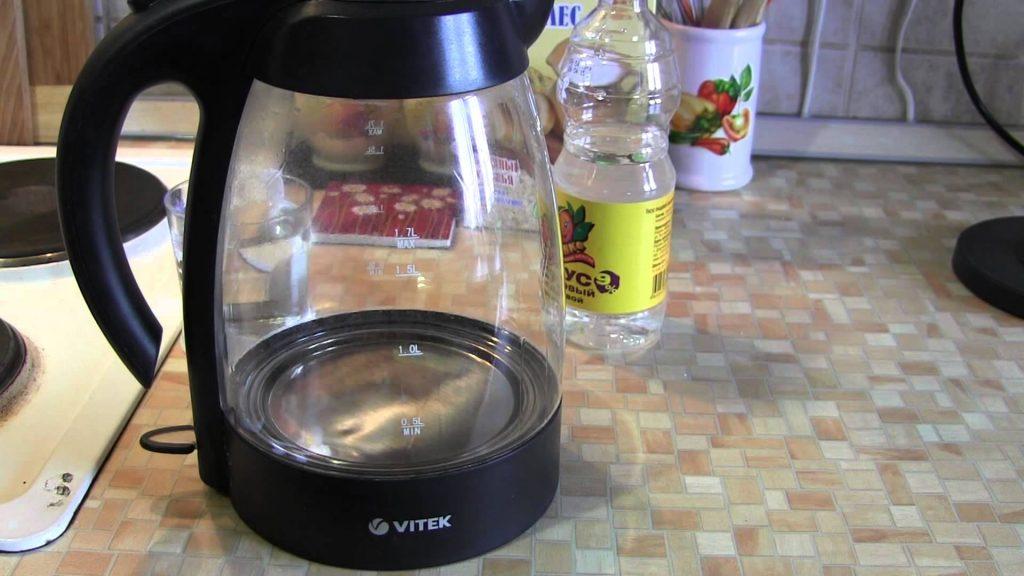 Почему образуется накипь в чайнике и нужны ли фильтры для питьевой воды