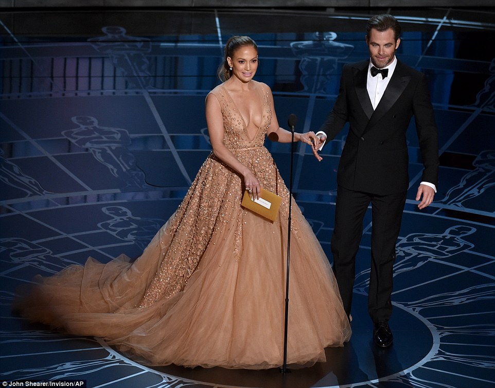 Дженнифер Лопес на церемонии вручения «Оскар»: самое красивое платье