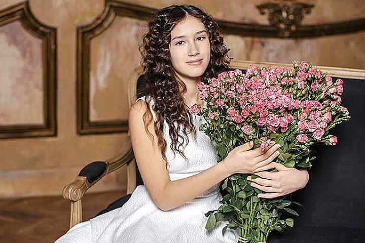 Дочь убитого политика Бориса Немцова Дина в модной фотосессии