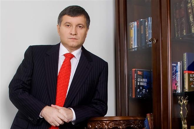 Министр внутренних дел Арсен Аваков не даст погрузить Украину в пещерный хаос