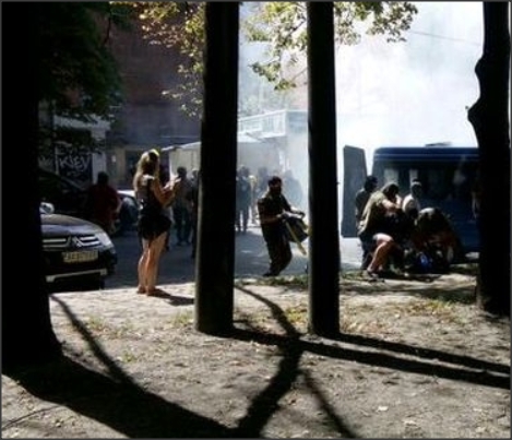 В Харькове батальон МВД окружает напавших на охранников Михаила Добкина