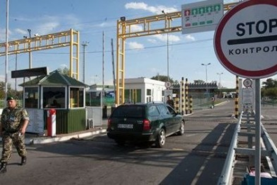 Украинским пограничникам предлагают взятки на границе с Крымом