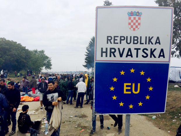 Хорватия прекратила блокаду Сербии